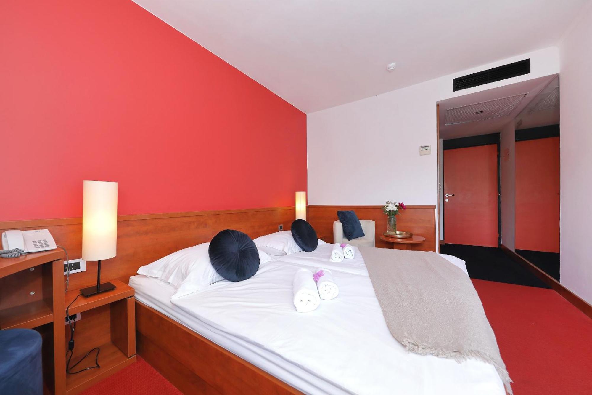 Hotel Villa Donat Sveti Filip i Jakov Bilik gambar